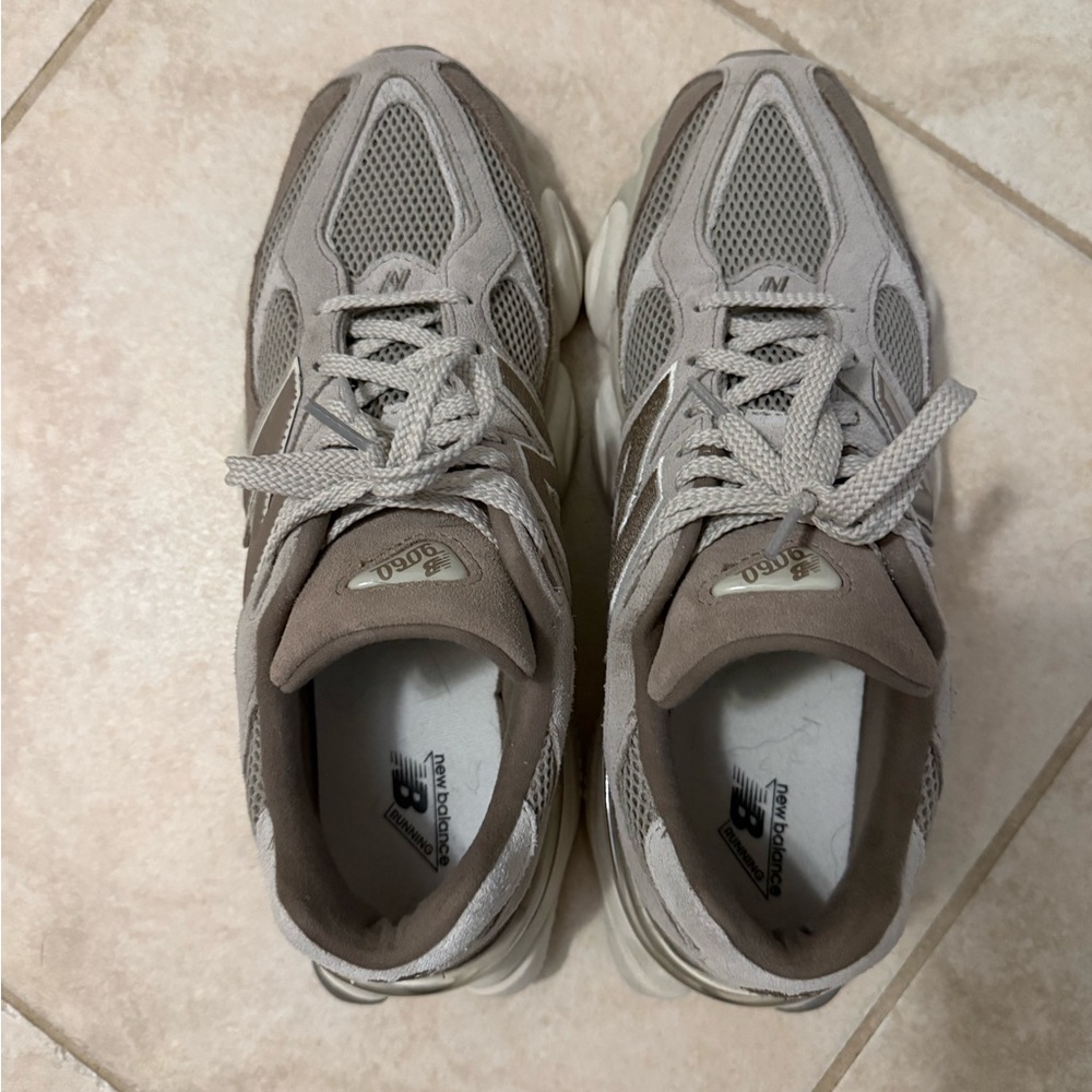New Balance 9060 Sneakers mushroom/arid stone